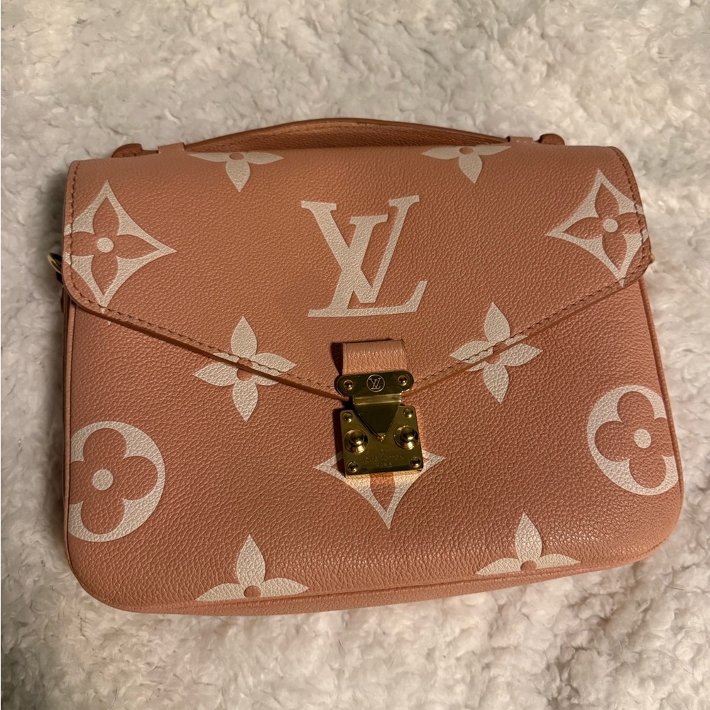 Limited Edition Pink Pochette Métis Louis Vuitton Bag